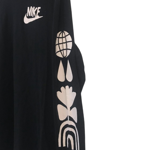The Nike Tee Black Long Sleeve - Picture 3 of 5